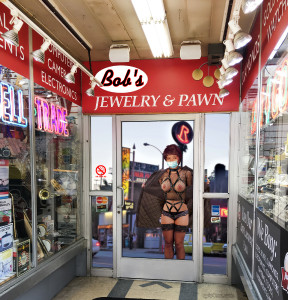 Flashing my tits to everyone in a pawn shop in public with many people walking around outside!