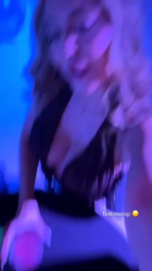 8ba2f09a8ec87f870d13f7cfaf41df30.jpg